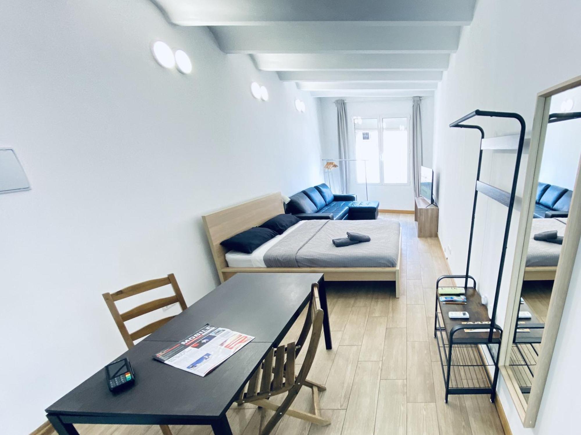Apl Sants Lofts Bcn Fira Camp Nou Barcelona Exterior foto
