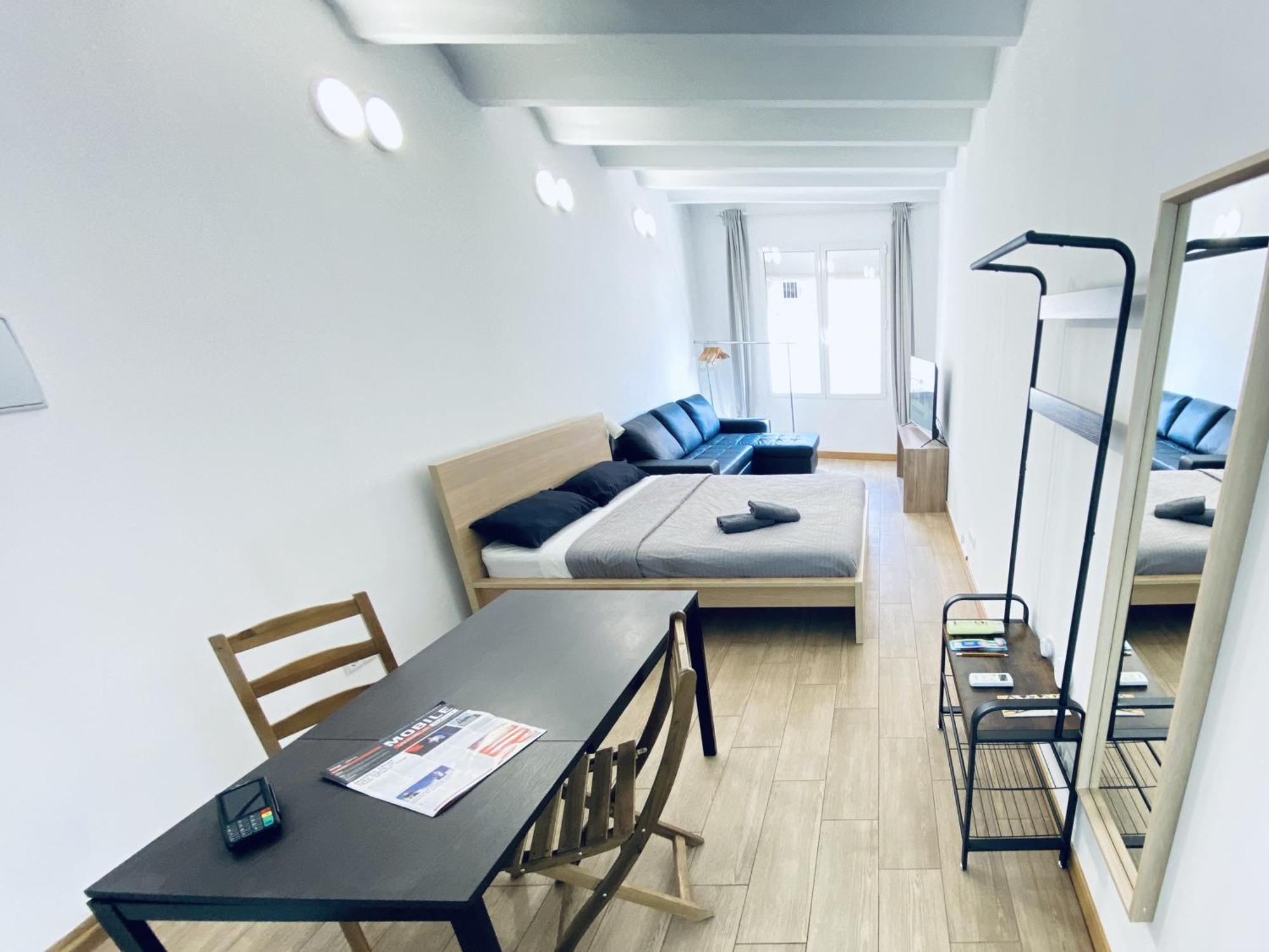 Apl Sants Lofts Bcn Fira Camp Nou Barcelona Exterior foto