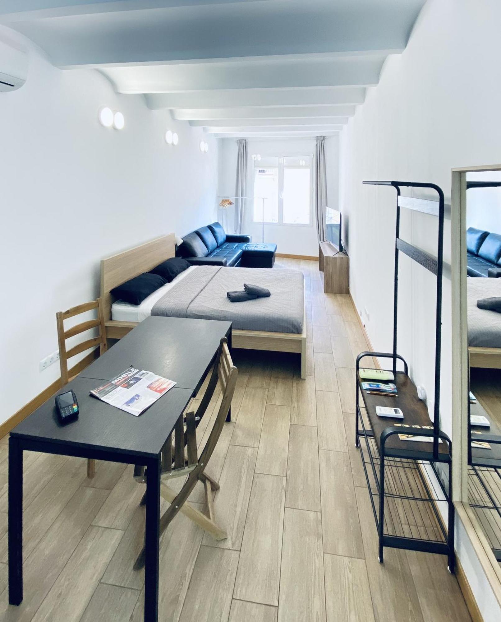 Apl Sants Lofts Bcn Fira Camp Nou Barcelona Exterior foto
