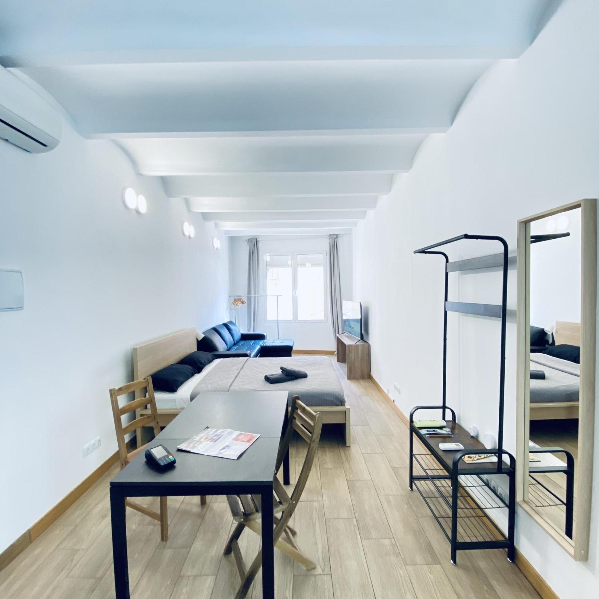 Apl Sants Lofts Bcn Fira Camp Nou Barcelona Exterior foto