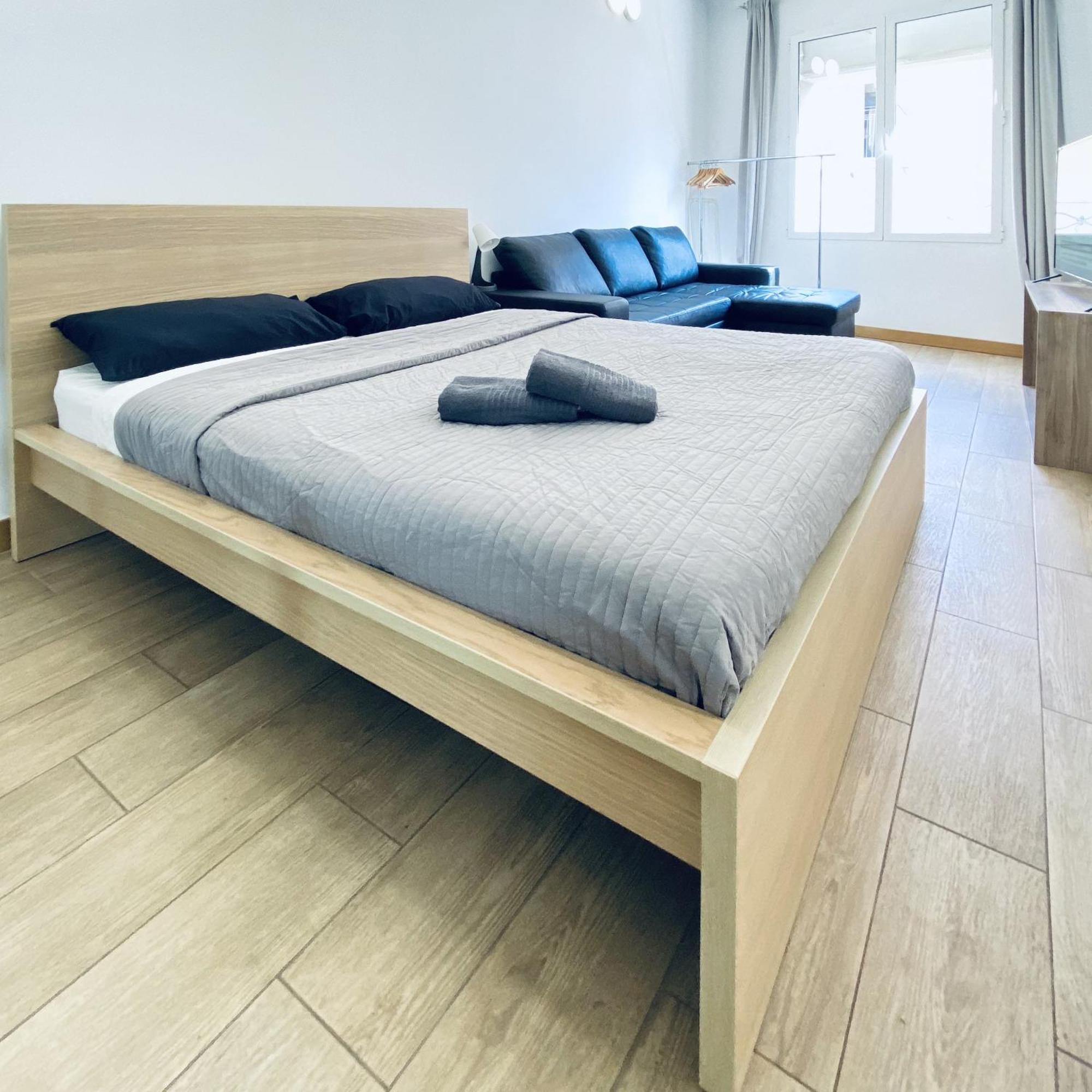 Apl Sants Lofts Bcn Fira Camp Nou Barcelona Exterior foto